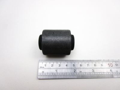 Image of RGX101020, a 'OUTER LINK BUSH ASSEMBLY -  FREELANDER 1' part