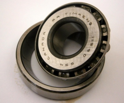 Image of 606666T, a 'SWIVEL PIN BEARING DEFENDER - RANGE ROVER CLASSIC - DISCOVERY 1' part