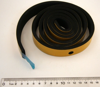 Image of LR055345, a 'BULKHEAD TO WINDSCREEN SEAL  - SERIES 111 - DEFENDER ' part