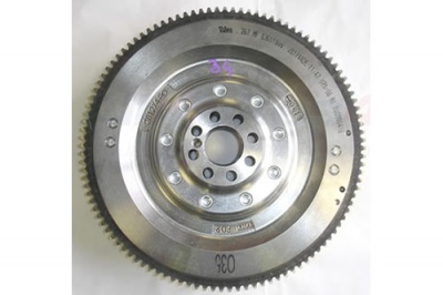 Image of PSD103470, a 'FLYWHEEL ASSY MANUAL TD5 DISCOVERY 2 - DEFENDER' part