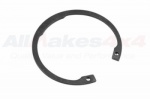 REAR OUTPUT SHAFT CIRCLIP - LT95 AND LT230 - DISCOVERY 1 - DEFENDER - RANGE ROVER CLASSIC - RANGE ROVER P38