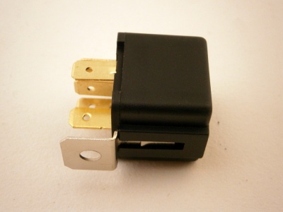 Image of YWB10032L, a 'RELAY GREEN 30AMP DEFENDER - RANGE ROVER CLASSIC - DISCOVERY 1' part