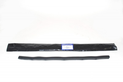 Image of 395672, a 'DOOR SEAL TOP FRONT SERIES 11 + 111' part