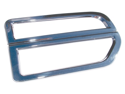 Image of JAK000065MMM, a 'AIR INTAKE GRILLE BRIGHT FINISH DISCOVERY 3' part