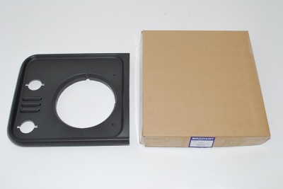 Image of LR051110, a 'HEADLAMP FINISHER LEFT HAND - DEFENDER 2007 ON' part