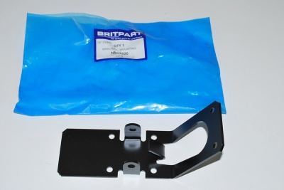 Image of NRC5220, a 'THROTTLE PEDAL BRACKET DEFENDER' part