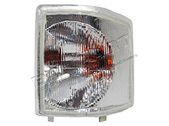 Image of XBD100770W, a 'LEFT HAND FRONT CLEAR INDICATOR ASSEMBLY - DISCOVERY 1' part