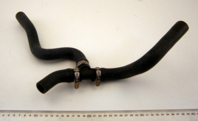 Image of JHC100420, a 'HOSE EXPANSION TANK - PIPE V8 - P38 RANGE ROVER' part