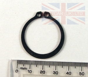 Image of 549473, a 'CIRCLIP FRONT + REAR HALFSHAFT DEFENDER' part