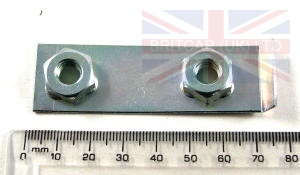 Image of AHR710300, a 'ROOF MOUNTING NUT PLATE SERIES 111 - DEFENDER' part