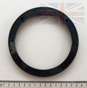 Image of AMR3840, a 'BEZEL SPEAKER RADIO DEFENDER' part