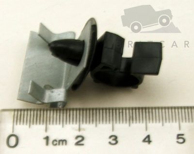 Image of AMR5481, a 'EDGE FITTING PLASTIC HARNESS CLIP DEFENDER' part