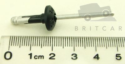 Image of BTR9284, a 'RIVET FACIA - RANGE ROVER CLASSIC - DISCOVERY 1 AND 2' part