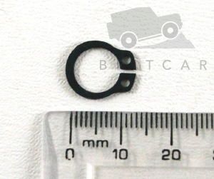 Image of BYV100000, a 'CIRCLIP SMALL REAR DOOR STAY - DISCOVERY 11' part