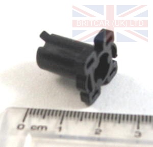 Image of DCE100560, a 'TRIM RETENTION CLIP HARD TOP FREELANDER 1' part