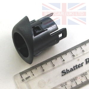 Image of DXB500250PMA, a 'BEZEL- PARKING AID SENSOR BLACK - FREELANDER 1' part