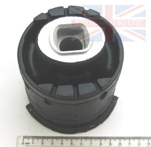 Image of KHC000050, a 'REAR X-MEMBER FRONT INSULATOR - RANGE ROVER VOGUE' part
