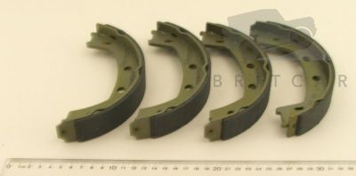 Image of LR001020, a 'PARKING BRAKE SHOE KIT - AXLE SET - FREELANDER 2' part