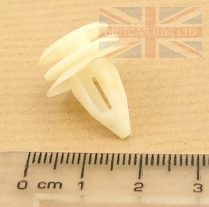 Image of LR001959, a 'CLIP UPPER UPPER 'A' PILLAR FREELANDER 2' part