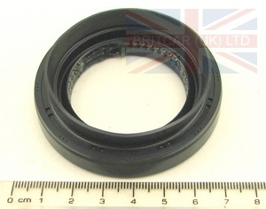 Image of LR002905, a 'DIFFERENTIAL SEAL FREELANDER 2 - EVOQUE' part