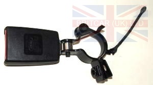 Image of LR009304, a 'SEAT BELT BUCKLE LH OUTER DIS3+4 RRS' part