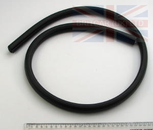 Image of LR012213, a '4MM GLASS REAR QUARTER WEATHERSTRIP - DEFENDER' part
