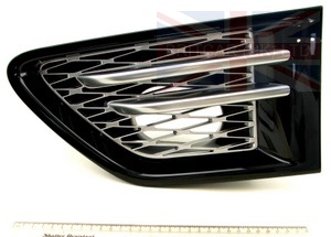 Image of LR030769, a 'FENDER GRILLE LHF ATLAS AJ133 RRS 10>' part