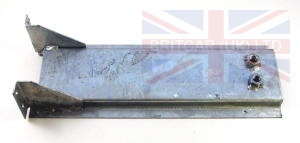 Image of MTC6835, a 'SEAT BELT STIFFNER PLATE CENTRE REAR DEFENDER' part