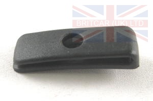 Image of MWC1055PMA, a 'SEATBELT CLIP DISCOVERY 2 - DEFENDER - P38 RANGE ROVER' part