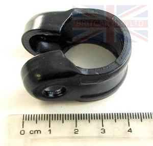 Image of QJK100010, a 'TRACK ROD TUBE CLAMP SMALL DISCOVERY 2' part