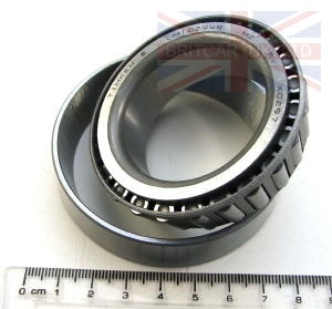 Image of RTC3095, a 'BEARING - HEAVY DUTY DIFF CARRIER - DEFENDER VIN  LA ONWARDS' part