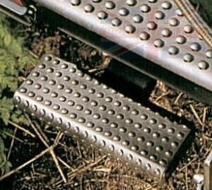 Rear Step-Retractable 