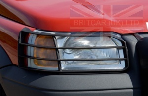 Image of STC7962AA, a 'LAMP GUARD KIT FRONT - FREELANDER 1' part