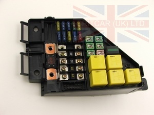 Image of YQE000140, a 'FUSE BOX ASSEMBLY - 2.5 KV6  PETROL FREELANDER 1' part