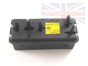 Image of YUB101080, a 'ELECTRIC SEAT SWITCH R/H DISCO11' part