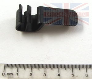 Image of YYE000050, a 'WINDSCREEN WASHER PIPE CLIP - RANGE ROVER 2002 TO 2012' part