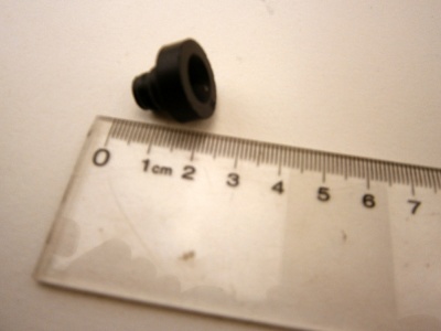 Image of DZV000010, a 'WASHER PUMP>RESERVOIR SEAL G-CAT L322 RANGE ROVER' part