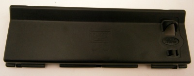 Image of FCL500230PUY, a 'FUSE BOX COVER - BLACK - FREELANDER 1' part