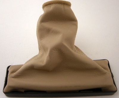 Image of FJL102160SMK, a 'LIGHT STONE HANDBRAKE GAITER - P38 RANGE ROVER 1994-2001' part