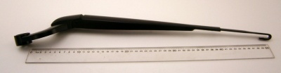 Image of LR038119, a 'FRONT WIPER ARM - RIGHT HAND DRIVE - PASSENGER - DISCOVERY 4' part