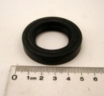 OIL SEAL REAR OF SWIVEL DEFENDER - RANGE ROVER CLASSIC