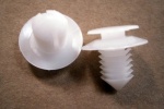 PLASTIC FIR TREE TRIM CLIP WHITE