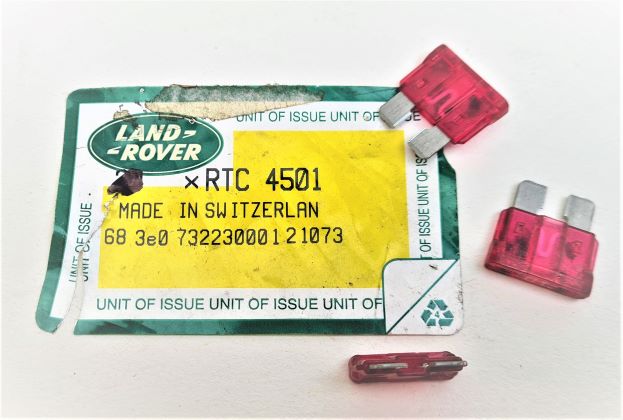 10 AMP RED STANDARD FUSE - DEFENDER FA424038 TO 2006 - DISCOVERY 1 1989 TO 1998 - RANGE ROVER CLASSIC 1986 TO 1994
