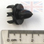 BRAKE PIPE CLIP DOUBLE PLASTIC DEFENDER