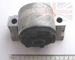 HOUSING + BUSH - RIGHT HAND FRONT SUSPENSION - FREELANDER 1